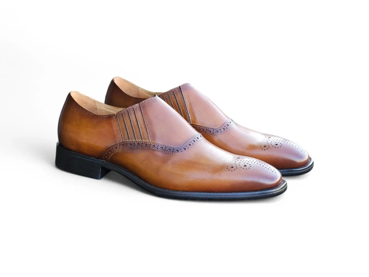 Carrucci Shoes Unknown Brand Medallion Slip On Loafer Calfskin KS509-26 - Image 9
