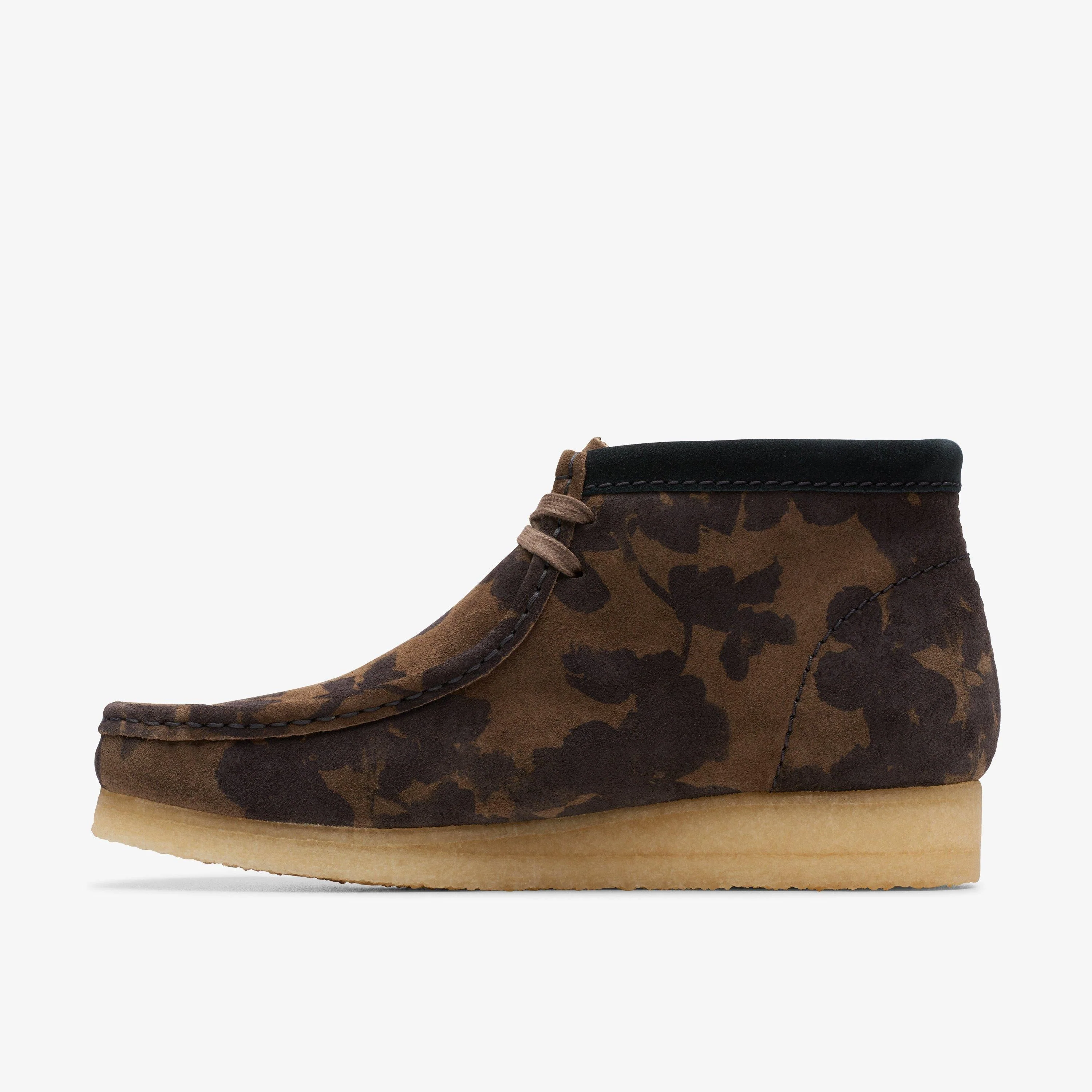 Clarks Originals Wallabee Boot Men’s Black/Khaki Floral Suede Crepe Sole 26174035 - Image 3